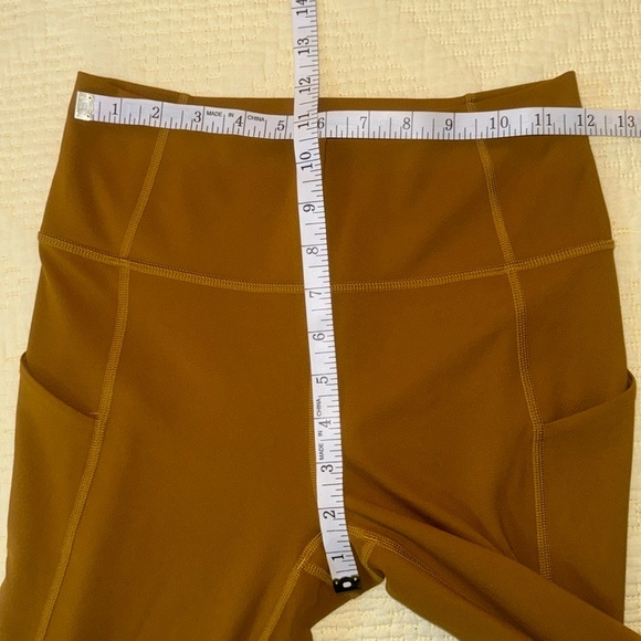 Fabletics Pure Luxe Khaki Marigold Small I23 - Picture 3 of 6